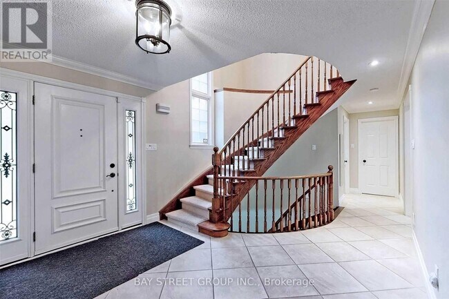 Building Photo - 33 Normandale Rd