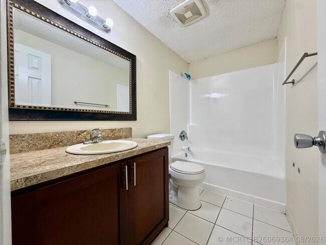 Foto del edificio - 343 Gulfstream Rd
