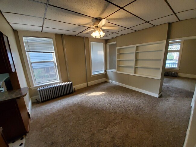 Foto del edificio - 623-625 N 10th Ave E