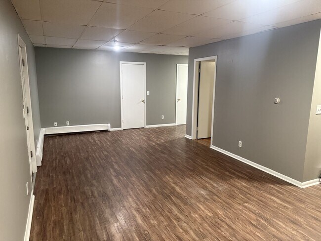 Building Photo - 159 Elm St
