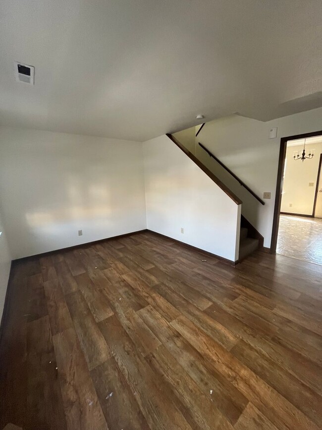 Photo - Townhouse for rent near EMU