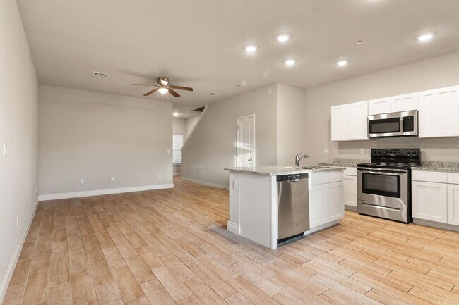 Foto del edificio - 7314 Savannah Brooks
