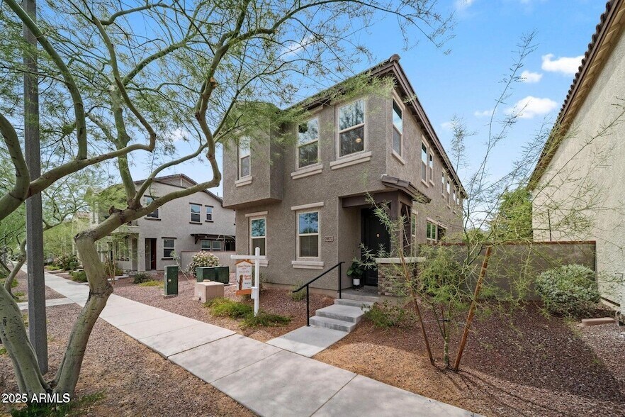 Foto principal - 20872 W Thomas Rd