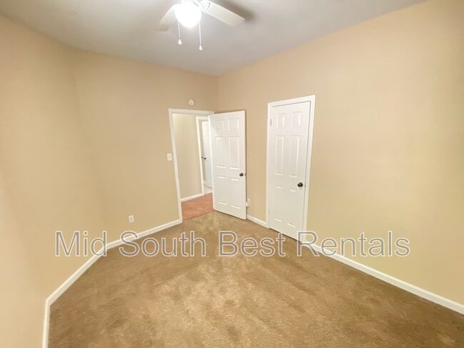 Building Photo - 1368 Gill Ave