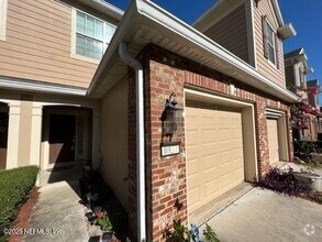 Building Photo - 6937 Woody Vine Dr