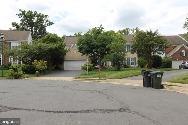 Building Photo - 13015 Azalea Woods Way
