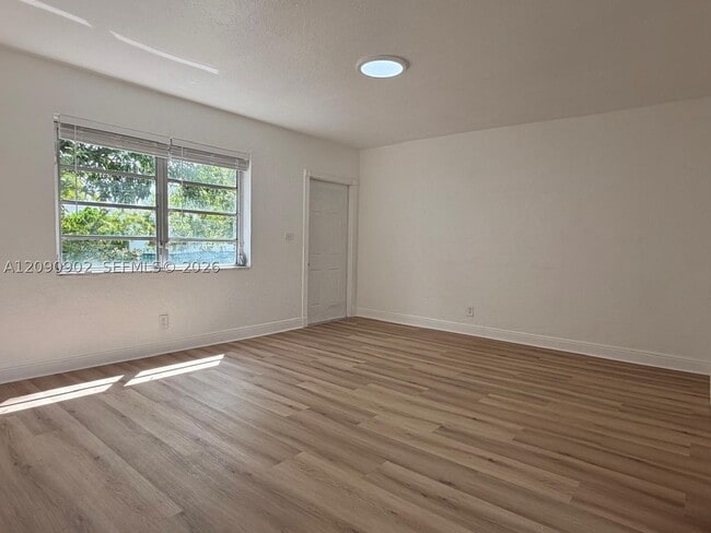 Foto del edificio - 1252 NW 58th St