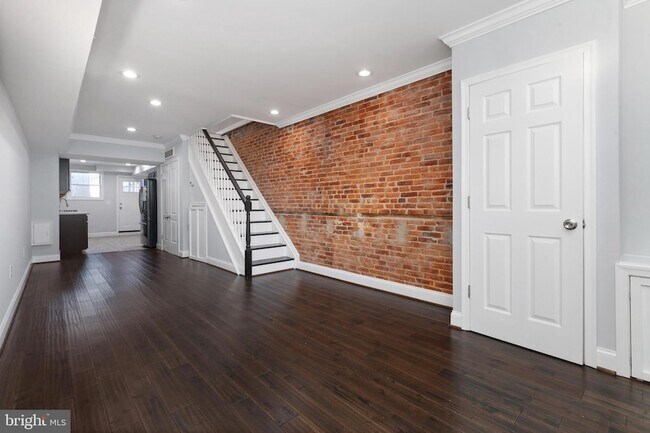 Building Photo - 3339 Paine St