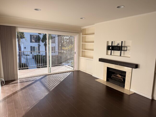 Building Photo - 300 Cagney Ln