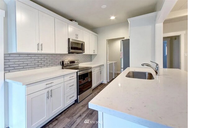 Foto del edificio - 612 163rd Ave SE