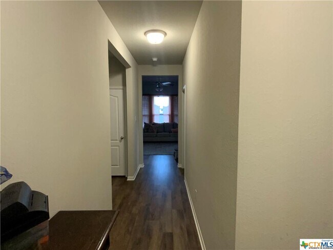 Building Photo - 960 Aurora Grv Bnd