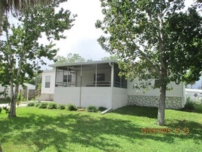 Building Photo - 1904 Woodcrest Dr