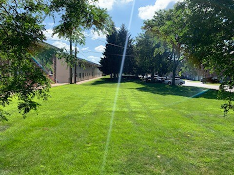 Foto del edificio - 2535 Halsted Rd