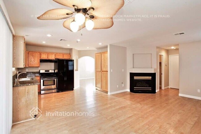Foto del edificio - 6553 Bush Clover Ln