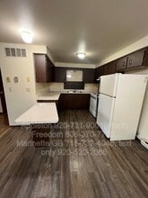 Building Photo - 496 Cedar St
