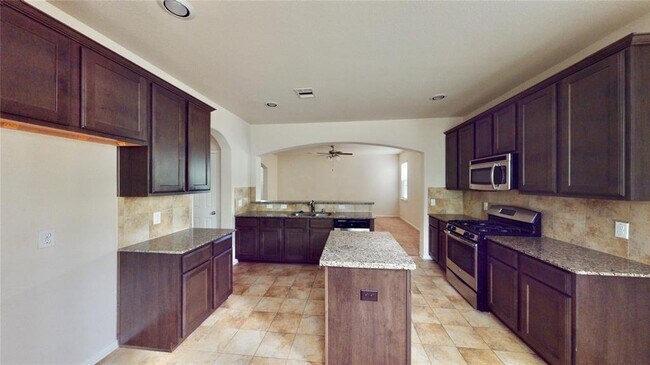 Building Photo - 6351 Wilshire Ridge