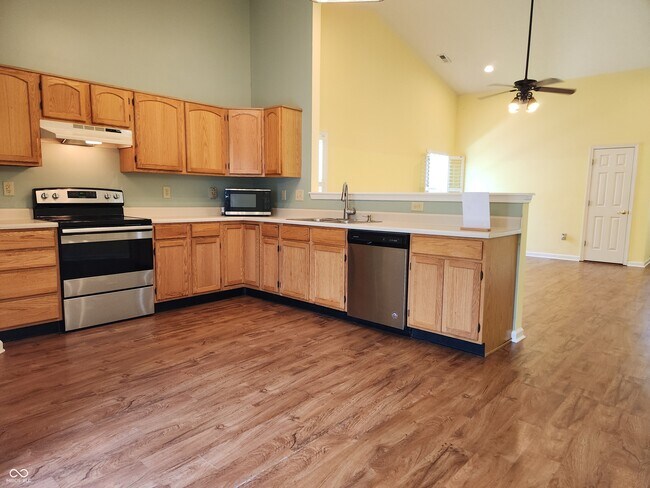 Foto del edificio - 10521 Sand Creek Blvd