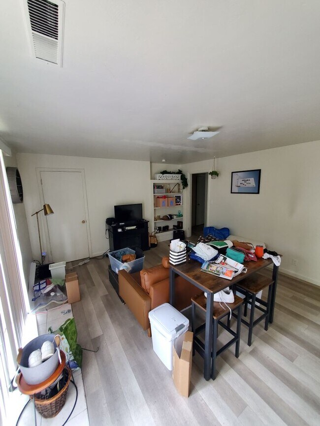 Foto del edificio - 533-537 Alpine Ave