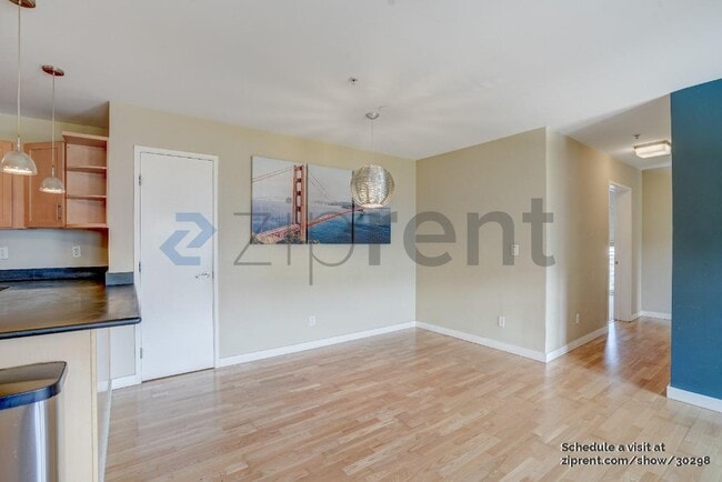 Building Photo - 2208 Mission St