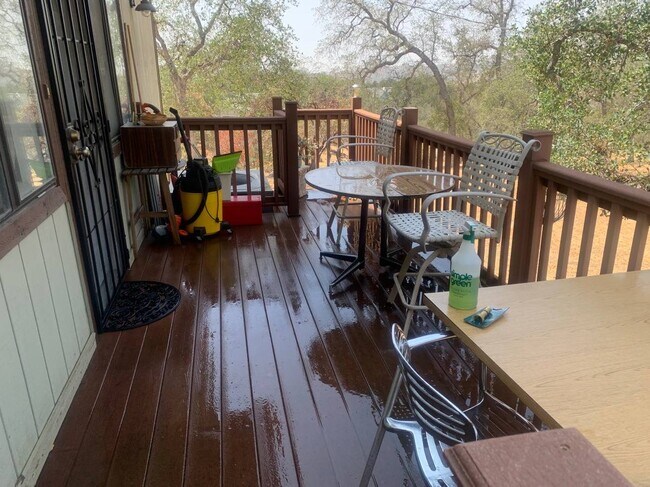 Building Photo - 41542 Roaring River Ct