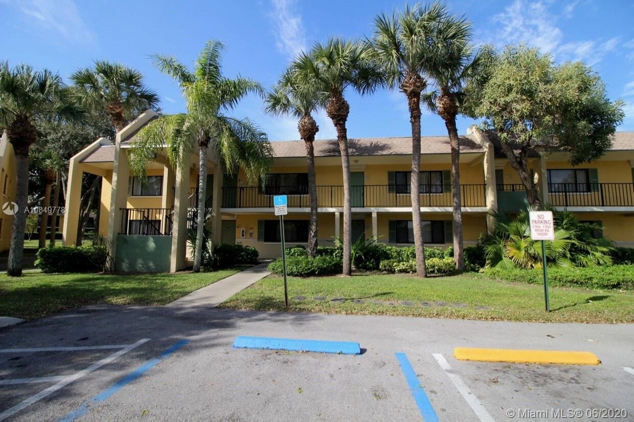 413 Meadows Cir Unit 413, Boynton Beach, FL 33436 Condo for Rent in