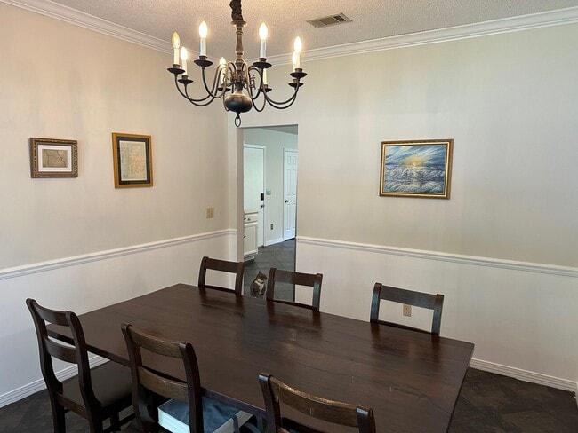 Foto del edificio - 1670 Parkside Cir