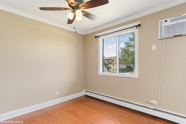 Foto del edificio - 5711 W 128th St