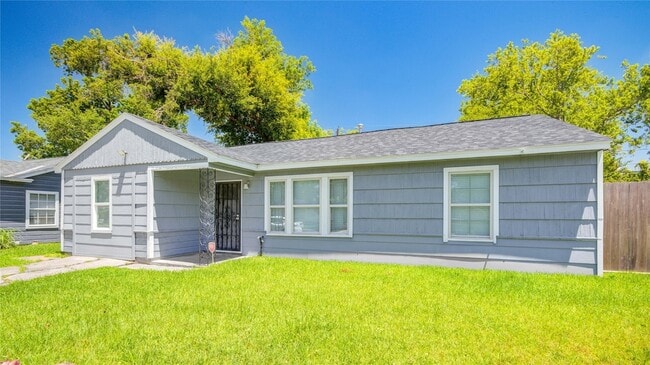 Foto del edificio - 8921 Oak Knoll Ln