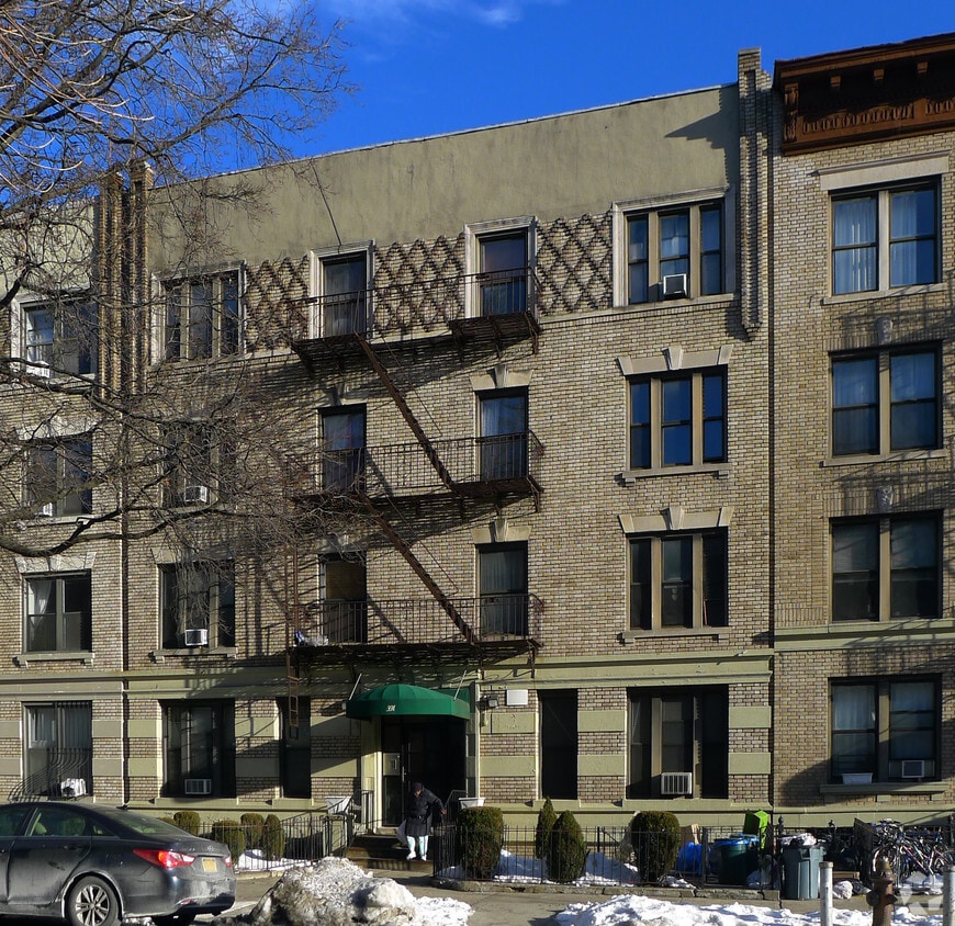 Building Photo - 391 Saint Johns Pl