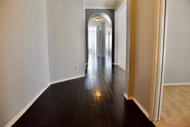 Foto del edificio - 4512 Sunmeadow Ln