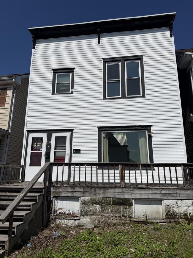 Building Photo - 310 Spruce Ave
