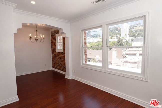 Building Photo - 1236 Flores St