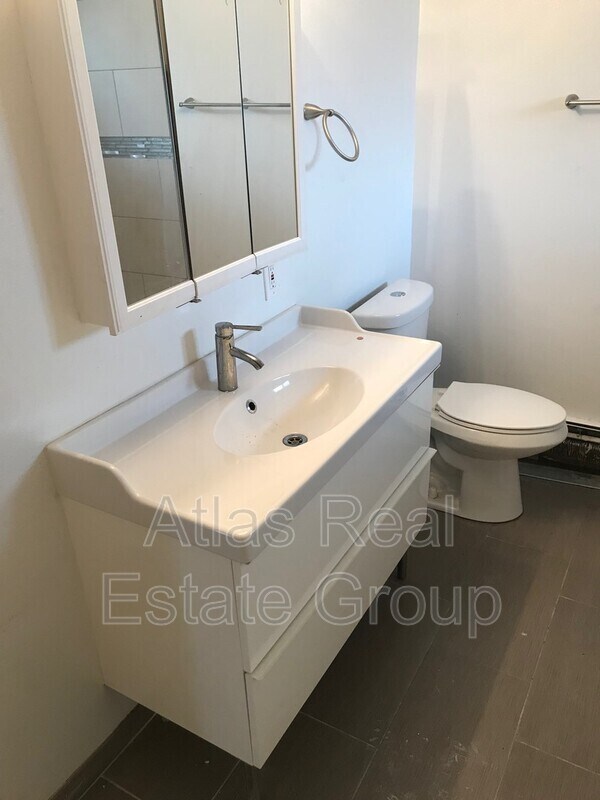 Foto del edificio - 137 W Broadmoor Dr