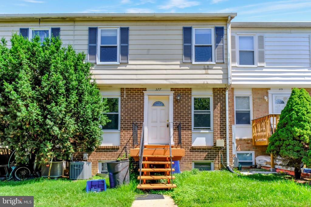 Primary Photo - 577 W Diamond Ave