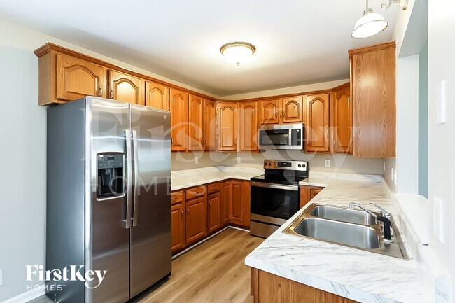 Building Photo - 3668 Aurora Dr