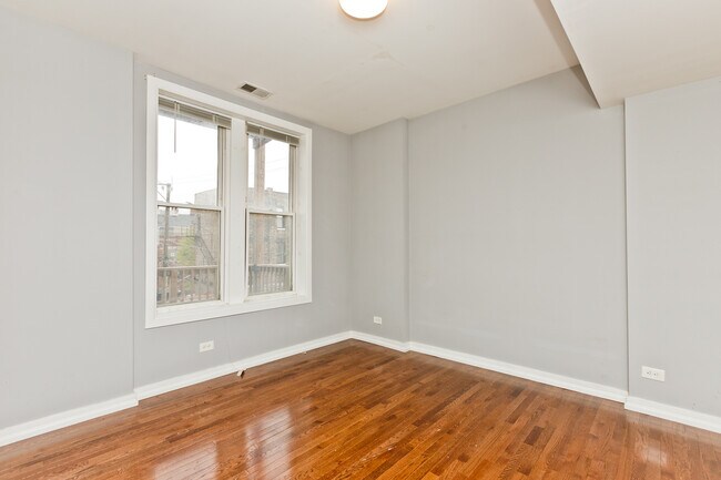 Foto del edificio - 2346 W 24th Pl