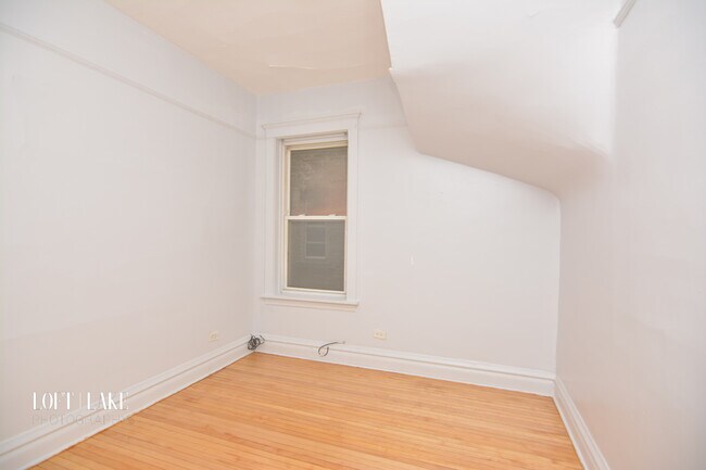 Building Photo - 3928 N Mozart St