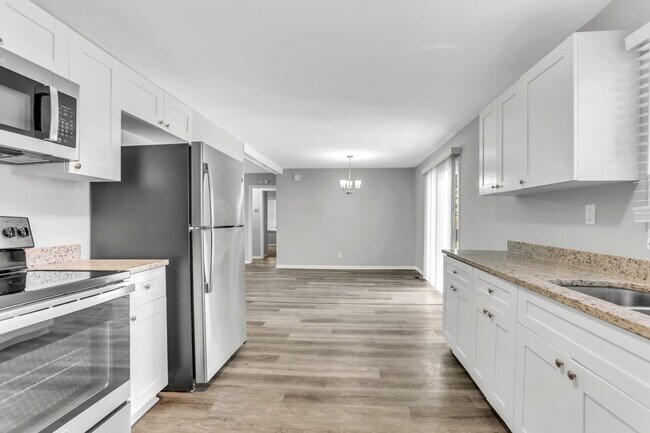 Building Photo - 3545 Stanford Cir