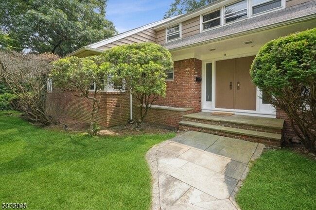 Building Photo - 18 Dorison Dr