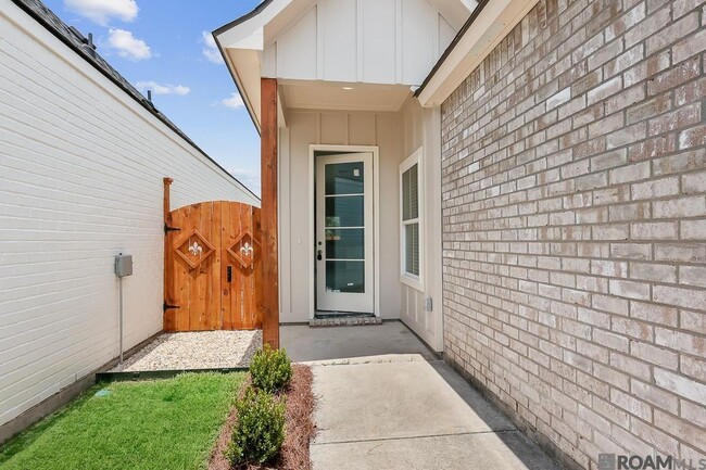 Foto del edificio - 15513 Fields Creek Ave