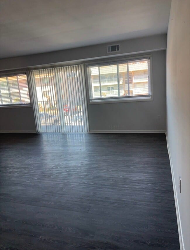 Foto del edificio - 812 Brook Hill Rd