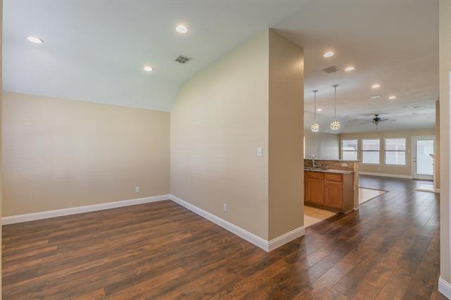 Foto del edificio - 734 Parkford Ln