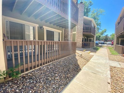 1 Bed 1 Bath Aurora Condo Located Near Che... - 1 Bed 1 Bath Aurora Condo Located Near Che...