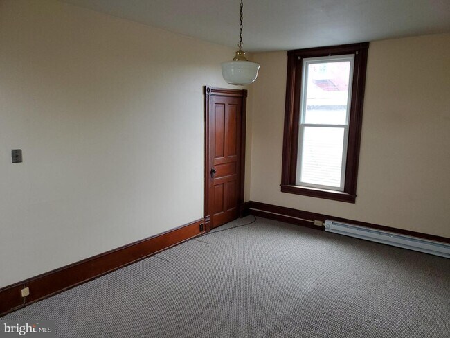 Foto del edificio - 213 W Market St