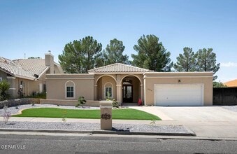 Building Photo - 6564 Brisa Del Mar Dr