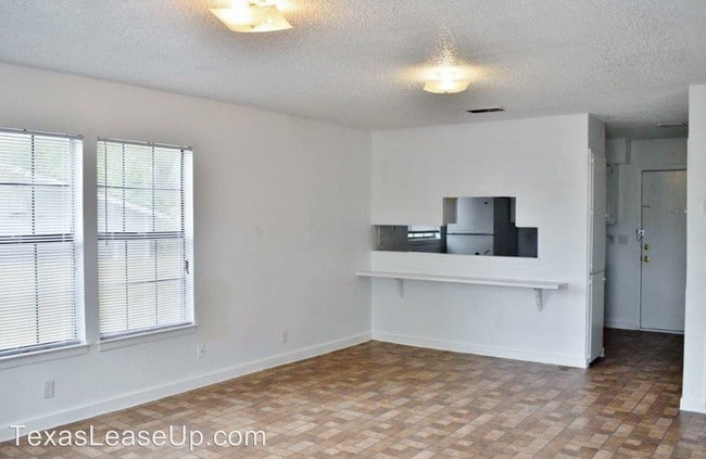 Building Photo - 514 Avondale Ave