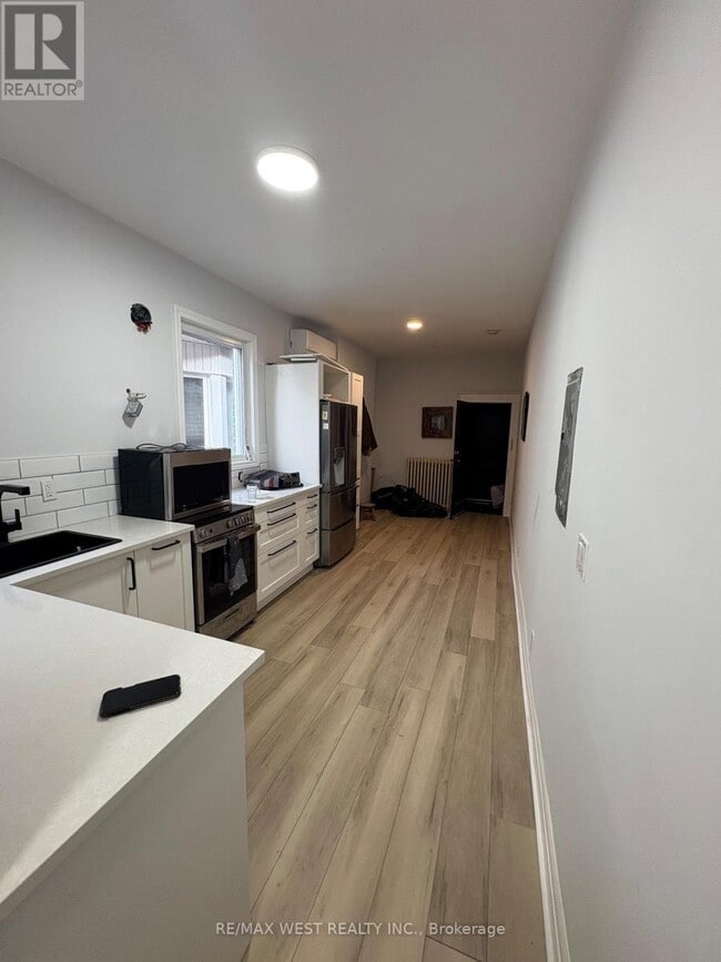 Building Photo - 328 High Park Ave