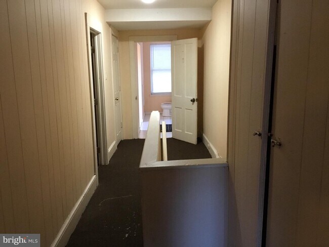 Foto del edificio - 517 Stanbridge St