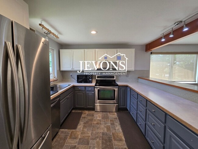 Foto del edificio - $500 Rent Credit - Comfortable family home...