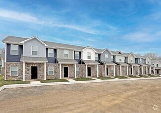 Building Photo - 1115 Hillwood Dr